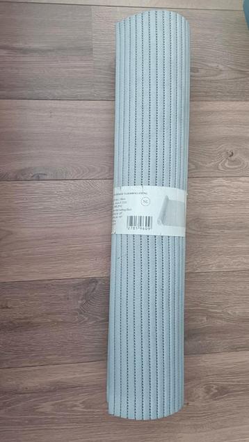 Groot PVC grijs tapijt - 200 x 65 x 8 MM ! beschikbaar voor biedingen