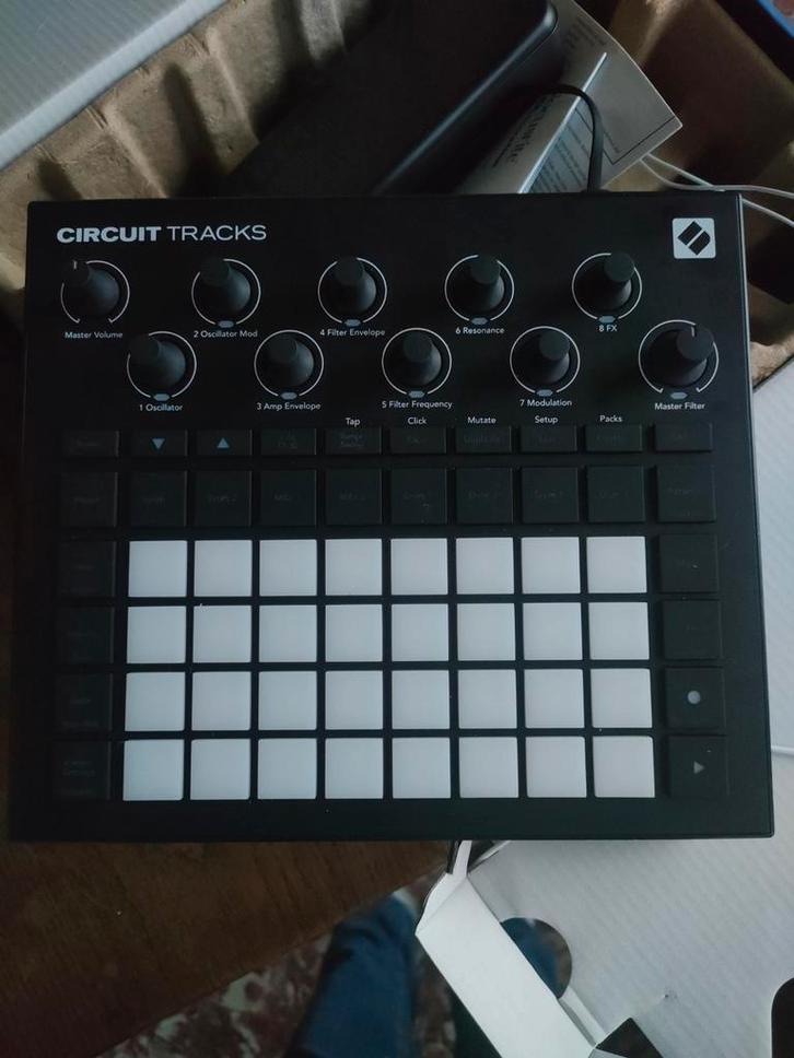 novation circuit track neuf octobre 2025... Ouvert au propos, Muziek en Instrumenten, Drumcomputers, Nieuw, Ophalen of Verzenden