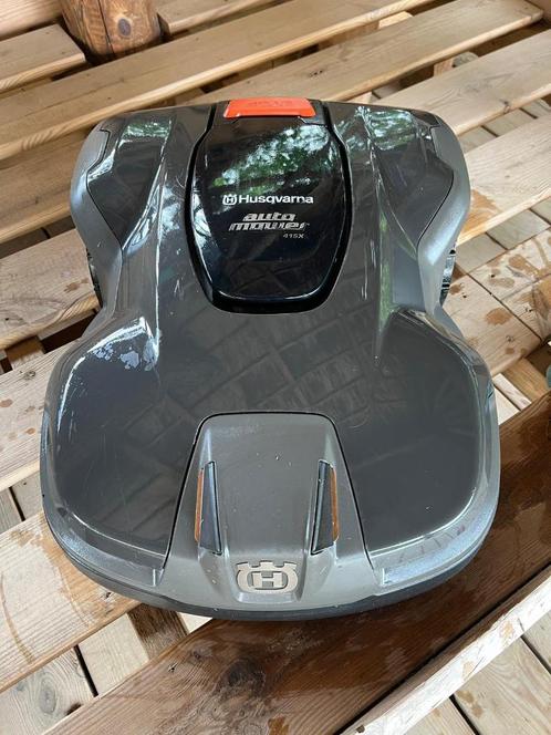 Robotmaaier - HUSQVARNA AUTOMOWER 415X, Tuin en Terras, Robotmaaiers, Gebruikt, 20 tot 25 cm, Ophalen