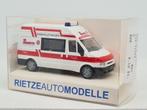 Ambulance Ford Transit - Rietze 1/87, Hobby & Loisirs créatifs, Voitures miniatures | 1:87, Comme neuf, Envoi, Voiture, Rietze