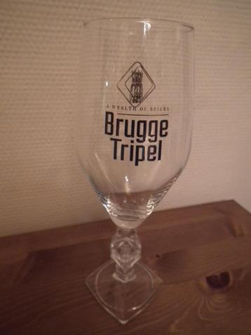 1 bierglas (Brugge Tripel) Hoogte 22,5 cm/ Diameter 6 cm. beschikbaar voor biedingen