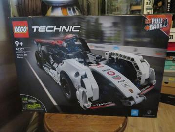 Lego Technic 42137 Formula E Porsche 99X Electric (2021)