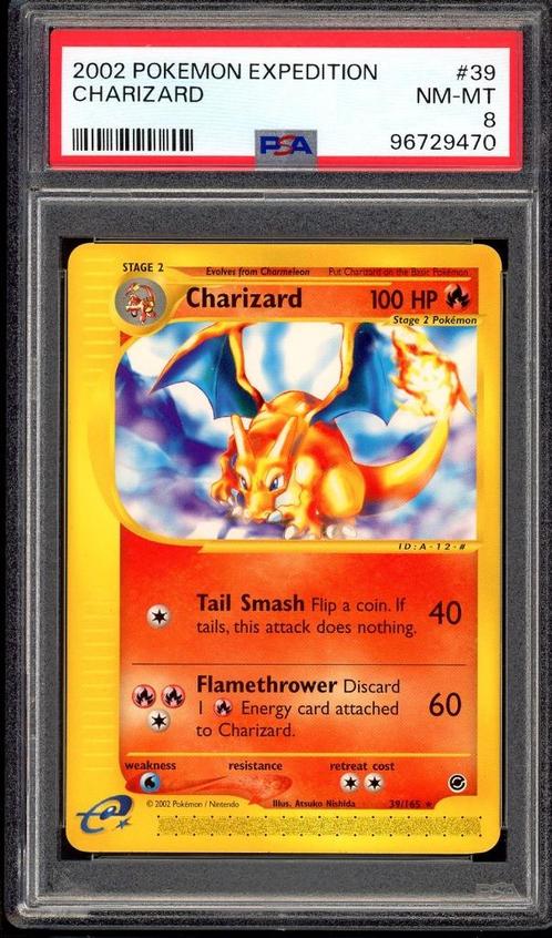 Charizard PSA 8 - 39/165 - Expedition Base Set 2002, Hobby en Vrije tijd, Verzamelkaartspellen | Pokémon, Zo goed als nieuw, Losse kaart