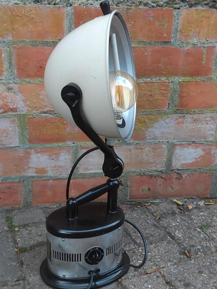 Vintage tafellamp,  vloerlamp ,Hannau Infra rood lamp, Huis en Inrichting, Lampen | Tafellampen, Gebruikt, 50 tot 75 cm, Metaal