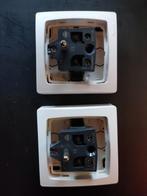 2x opbouwstopcontact Legrand Oteo, Enlèvement ou Envoi