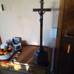 Altaar kruisbeeld 71 cm op voet, Antiek en Kunst, Antiek | Religieuze voorwerpen, Ophalen