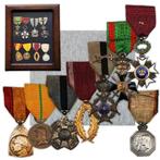 Gezocht: Lot Belgische WOI- WOII medailles, Verzamelen, Ophalen of Verzenden, Landmacht, Embleem of Badge