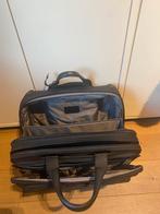 Tumi - bagage porte documents Cabine, Bijoux, Sacs & Beauté, Valises, Comme neuf, 35 à 45 cm, 50 à 60 cm, Plastique dur