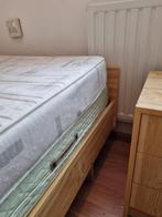 1 persoonsbed met nachtkastje en 2 matrassen staat in nederl, Huis en Inrichting, Slaapkamer | Complete slaapkamers, Ophalen, Gebruikt