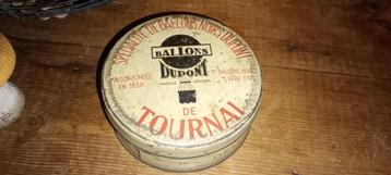 Oude doos van Ballon de Tournai Dupont beschikbaar voor biedingen