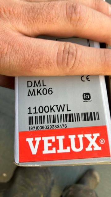 Velux rails voor gordijn beschikbaar voor biedingen