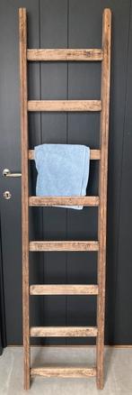 Oude houten ladder te gebruiken als decoratie, Huis en Inrichting, Woonaccessoires | Wandplanken en Boekenplanken, Ophalen, Gebruikt