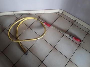 Vintage koperen tuinsproeier beschikbaar voor biedingen