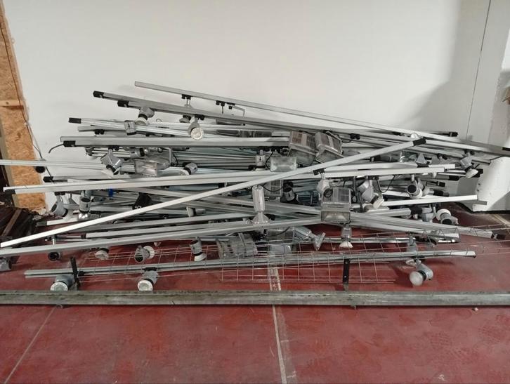 lot spots of apart ( rails ), Doe-het-zelf en Bouw, Metalen, Zo goed als nieuw, Ophalen