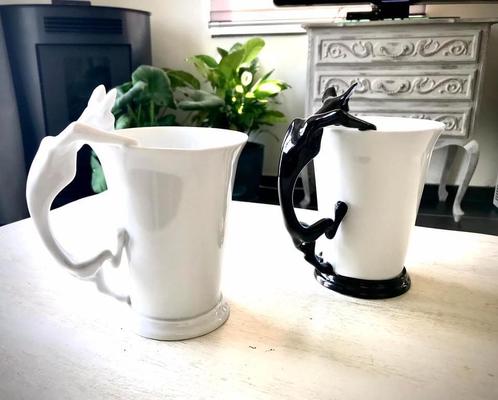 ‍ 2 Sublimes très grands mugs de collection en porcelaine, Maison & Meubles, Cuisine | Vaisselle, Neuf, Tasse(s) et/ou soucoupe(s)