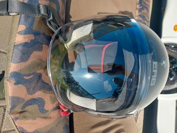 Gebruikte helm maat L beschikbaar voor biedingen