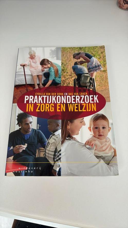Cyrilla van der Donk - Praktijkonderzoek in zorg en welzijn, Boeken, Politiek en Maatschappij, Zo goed als nieuw, Ophalen