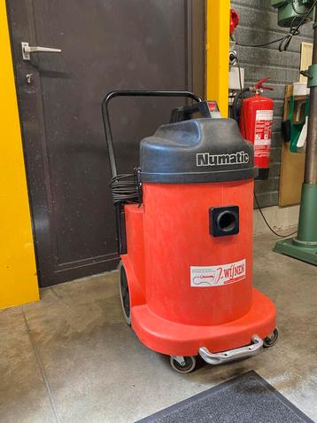 Stofzuiger Numatic 40L NVDQ902, Doe-het-zelf en Bouw, Ophalen, Zo goed als nieuw