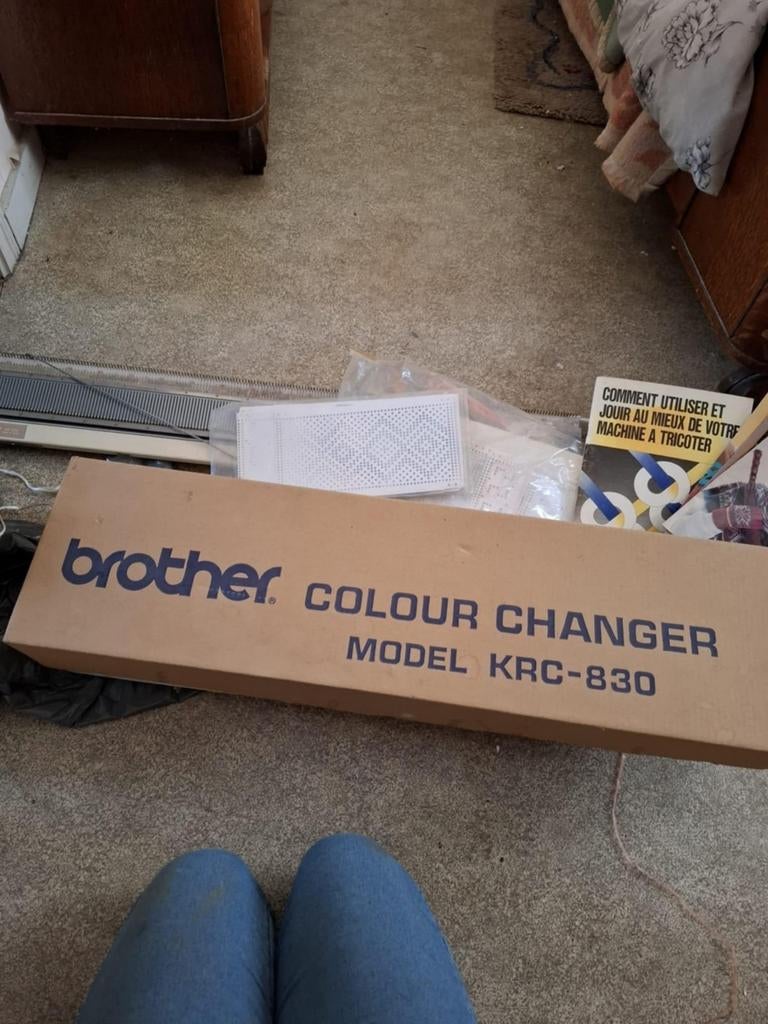 Changeur de couleur Brother KRC-830, Hobby en Vrije tijd, Breien en Haken, Ophalen