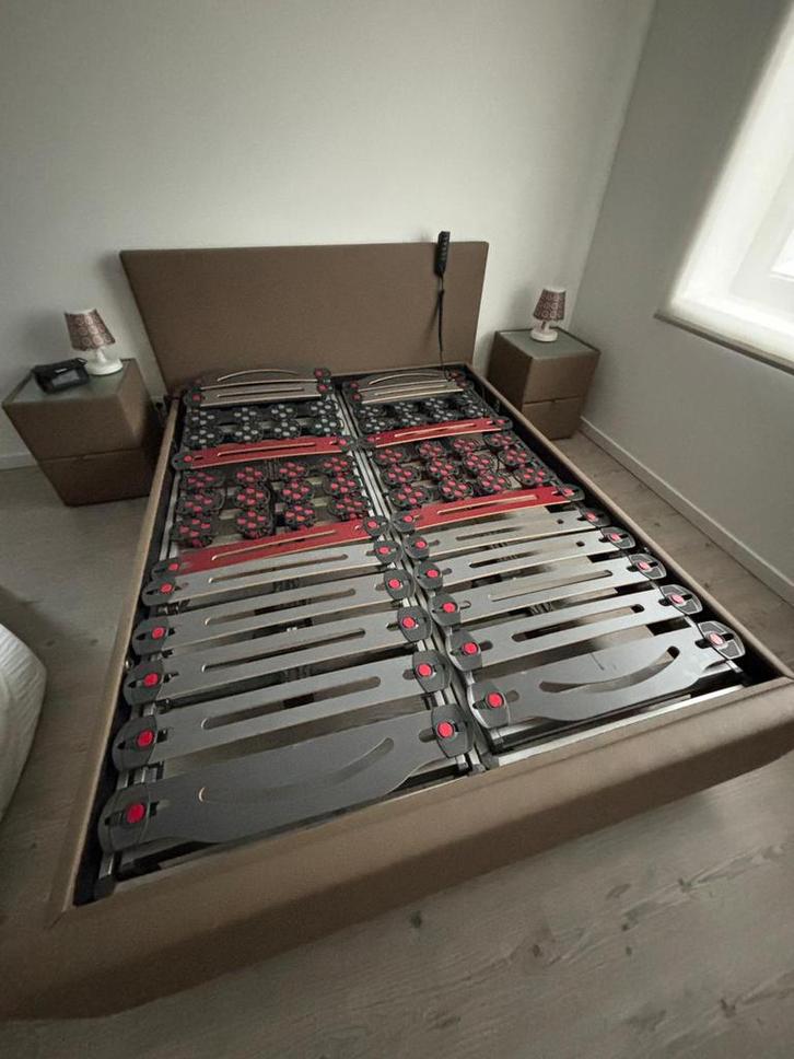 Elektrisch verstelbaar bed 180cm, Huis en Inrichting, Slaapkamer | Complete slaapkamers, Zo goed als nieuw, Tweepersoons, Ophalen