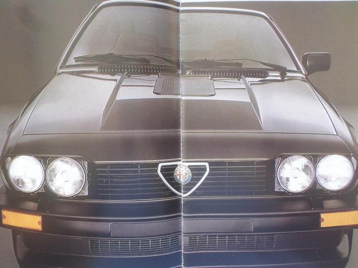 Brochure de l'Alfa Romeo 2.0 GTV et GTV 6 2.5, Livres, Autos | Brochures & Magazines, Alfa Romeo, Enlèvement ou Envoi