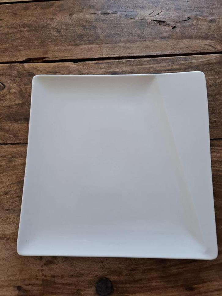 Borden & kommen, Huis en Inrichting, Keuken | Servies, Zo goed als nieuw, Bord(en), Ophalen