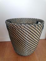 Mand voor plant of vuilnismand, Ophalen, Mand