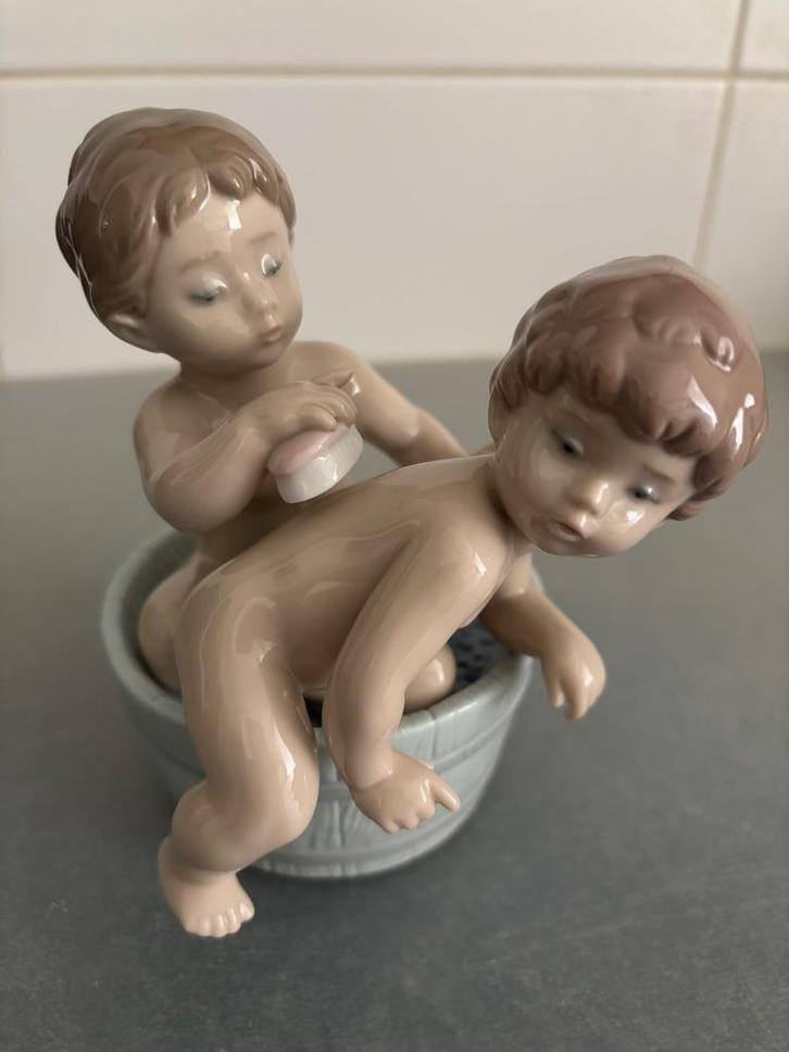 Lladro porselein - Tijd voor het bad, Antiek en Kunst, Antiek | Porselein, Ophalen of Verzenden
