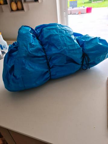 Hoes trampoline 3m05 beschikbaar voor biedingen