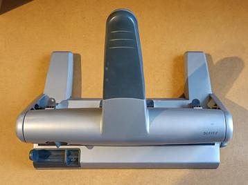 Perforator Leitz akto 5114 voor 4 gaatjes beschikbaar voor biedingen