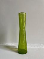 Groene glazen vaas - smal model, Huis en Inrichting, Woonaccessoires | Vazen, Ophalen, Gebruikt, Glas, Minder dan 50 cm