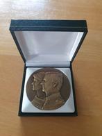 Mooie bronzen medaille van Koning Filip en Koningin Matilde, Enlèvement ou Envoi