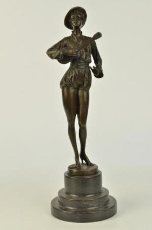 MILO bronzen beeld "De mandoline speler" H: 39 cm ., Antiek en Kunst, Kunst | Beelden en Houtsnijwerken, Ophalen of Verzenden