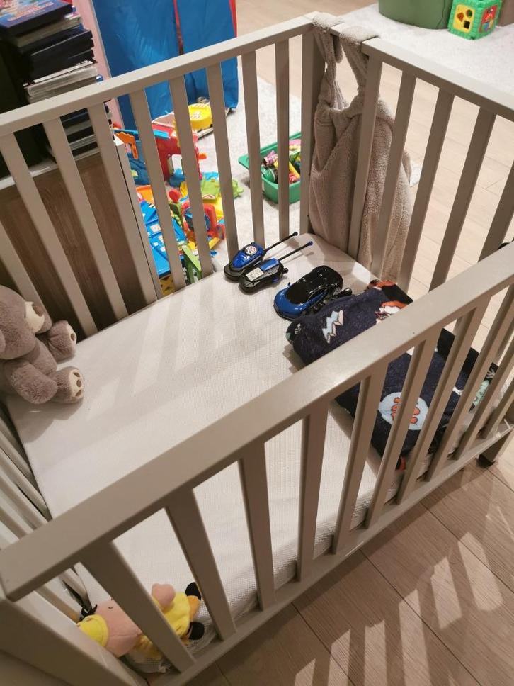 Park pericles met pampertafel moet snel weg, Kinderen en Baby's, Babyparken, Gebruikt, Rechthoekig, In hoogte verstelbaar, Wieltjes