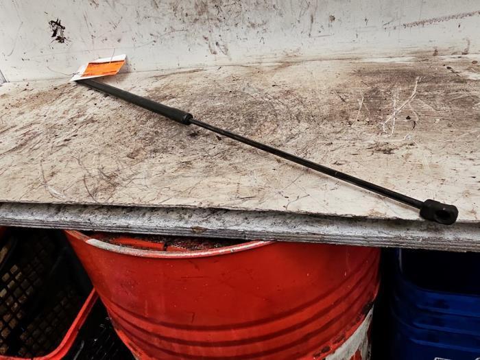 Gasdemper Motorkap links van een Volkswagen Golf, Auto-onderdelen, Carrosserie, Volkswagen, Gebruikt, 3 maanden garantie, Ophalen of Verzenden