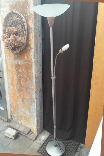 Staanlamp beschikbaar voor biedingen