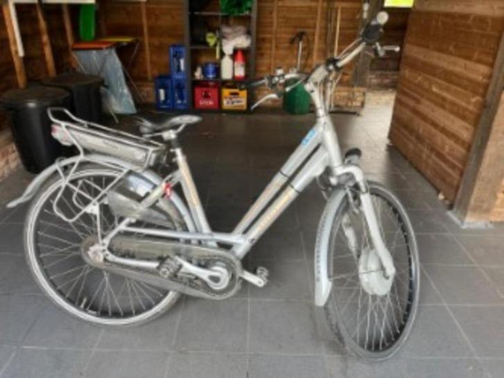 Elektrische damesfiets, Fietsen en Brommers, Elektrische fietsen, Gebruikt, Sparta, 47 tot 51 cm, 30 tot 50 km per accu, Ophalen