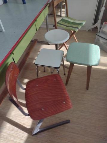 Krukjes en stoeltjes beschikbaar voor biedingen