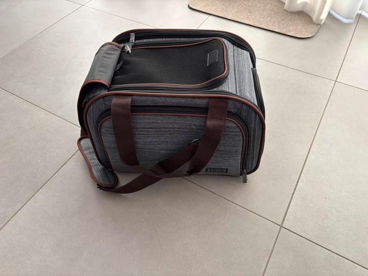 Bench hond kat. Draagtas. Mag in vliegtuig. Als nieuw., Dieren en Toebehoren, Hondenbenches, Zo goed als nieuw, Ophalen