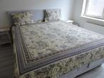 beddensprei quilt + 2 slopen, dubbelzijdig + Nieuw hoeslake, Huis en Inrichting, Slaapkamer | Beddengoed, Gebruikt, Beige, Tweepersoons