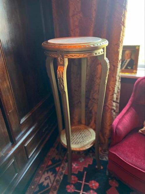 Antieke hoog prachtige tafelstaander in zeer mooie staat, Huis en Inrichting, Tafels | Bijzettafels, Gebruikt, 60 cm of meer, Hout