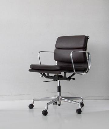 Vitra eames ea 217 donkerbruin leder beschikbaar voor biedingen