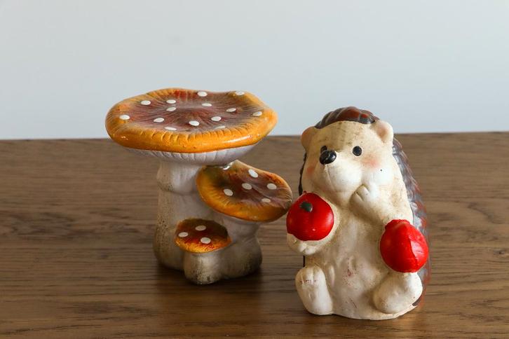 Ensemble de figurines en forme de hérisson et de champignon, Maison & Meubles, Maison & Meubles | Autre, Comme neuf, Enlèvement ou Envoi