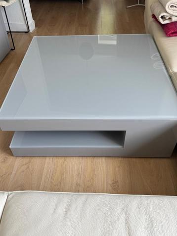 Moderne Design Meubel van Karat Hoogwaardig beschikbaar voor biedingen
