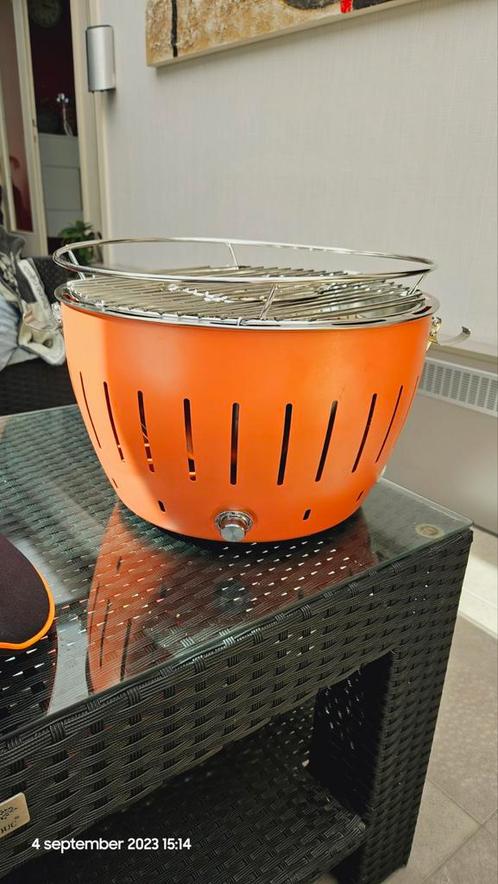 Tafelbarbecue op houtskool met ingebouwde ventilator, Caravans en Kamperen, Kampeergereedschap, Zo goed als nieuw, Ophalen