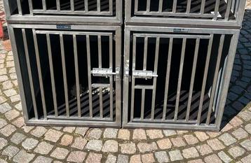 Nog 1 Hondenbench in alu/inox/hout beschikbaar voor biedingen