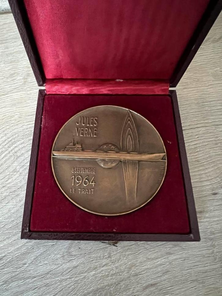 Médaille bronze Le Jules Verne premier navire méthanier 1964, Timbres & Monnaies, Pièces & Médailles, Bronze, Enlèvement