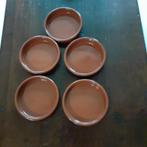 5 bruine ovenschoteltjes uit aardewerk, Huis en Inrichting, Ophalen, Zo goed als nieuw, Effen, Kop(pen) en/of Schotel(s)