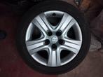 Opel insignia 225 X 50 R 17 inch  met sierdop., Ophalen of Verzenden, Zo goed als nieuw