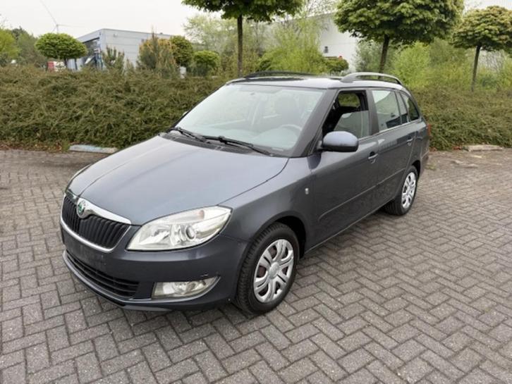 Skoda Fabia euro 5  2011, Auto's, Skoda, Particulier, Te koop, Fabia, Elektrische buitenspiegels, Elektrische ramen, Radio, Diesel